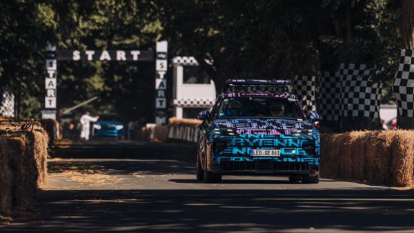 Porsche Cayenne zeigt in Goodwood seine ganze Bandbreite