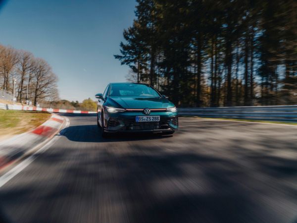 Golf GTI EDITION 50 ist schnellstes frontgetriebenes Serienmodell auf der Nürburgring Nordschleife
