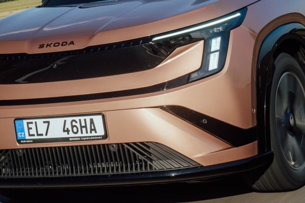 936 Kilometer ohne Nachladen: Der Škoda Peaq stellt Reichweitenrekord für siebensitzige Elektro-SUV auf