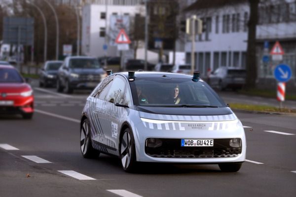 Volkswagen Group beginnt Tests mit autonomem Forschungsfahrzeug Gen.Urban in Wolfsburg