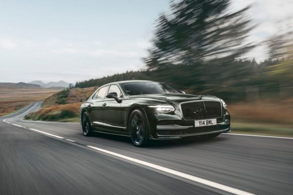 Handgefertigter Luxus mit der Leistung eines Supersportwagens: Der neue Flying Spur