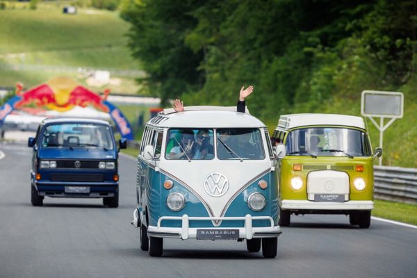 Faszination Bulli: Tausende Fans aus ganz Europa feierten am Salzburgring das 75 Jahre Jubiläum der Ikone