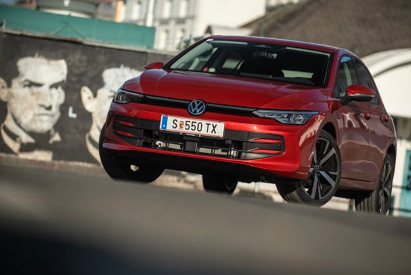 Volkswagen präsentiert Golf Falco Editions - Eine Hommage an eine österreichische Musiklegende