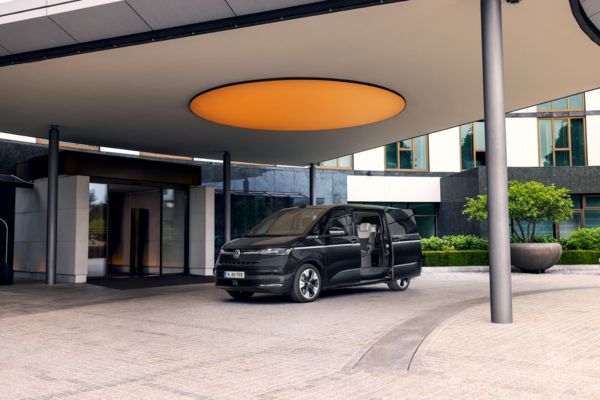 Bestellstart: Multivan ist als neuer Achtsitzer perfektes Shuttle für Privat und Business