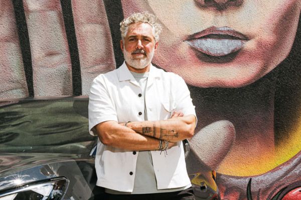 Roland Trettl fährt künftig vollelektrisch mit CUPRA