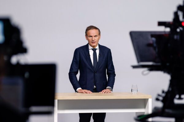 Substanz stärken, gezielt in die Zukunft investieren, nachhaltigen Wert schaffen: Oliver Blume stellt wesentliche Hebel des Zukunftsplans bei der Hauptversammlung der Volkswagen AG vor