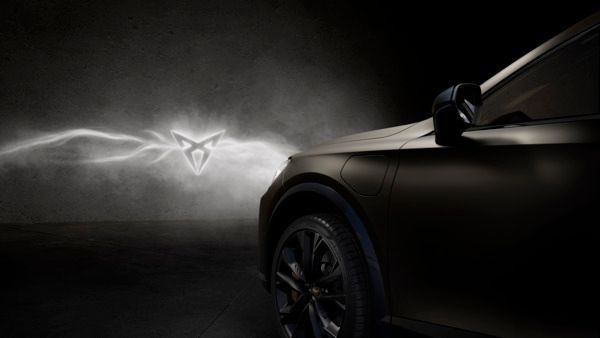 CUPRA wertet Leon und Formentor auf: Neue Design Akzente, neue Licht- und innovative Assistenzfunktionen stehen im Vordergrund