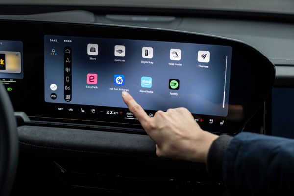 Bequemer, schneller, kontaktlos: Audi integriert neue Apps für Parken, Laden und Tanken