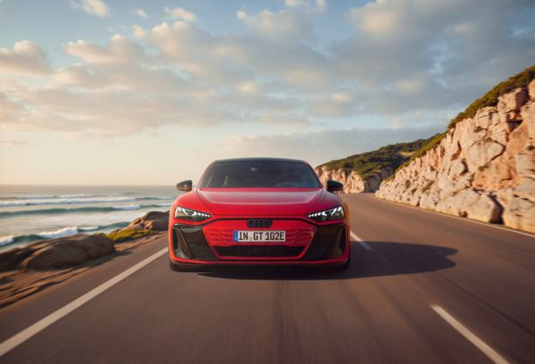Einstieg in die Spitzenklasse: Audi e-tron GT quattro vereint emotionales Design, Performance und Komfort
