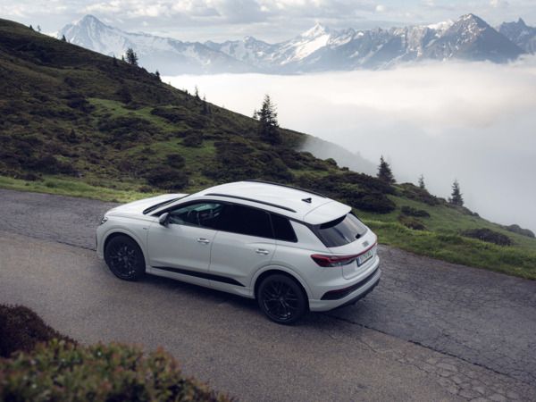 Audi Q4 e-tron fahren: Jetzt dank 0,99 Prozent Fixzins-Leasing und weiterer Boni attraktiv wie nie