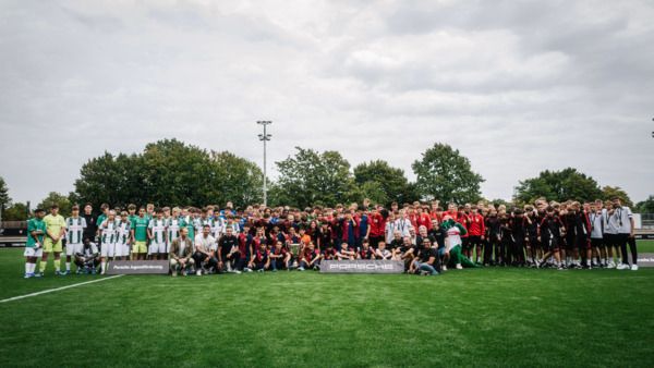 Nachwuchsfußball auf höchstem Niveau: Europäische Top-Teams treten beim Porsche Fußball Cup an