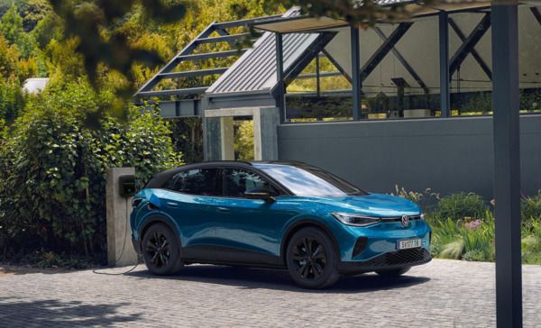 Elektro nimmt in Österreich Fahrt auf: Volkswagen führt Elektromarkt an und bringt mit Porsche Bank Angebot für den ID.4 noch mehr Schwung